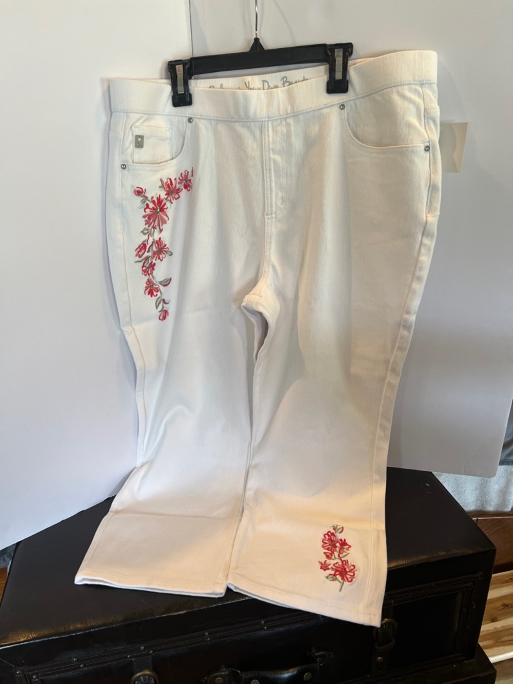 Belle by Kim Gravel White Cropped Jeans with Pink Floral Embroidery
